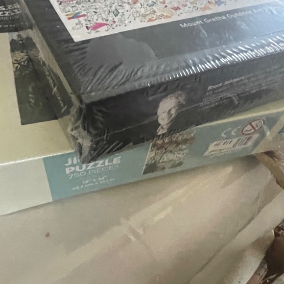 Puzzled two bix never used - Picture 9 of 10